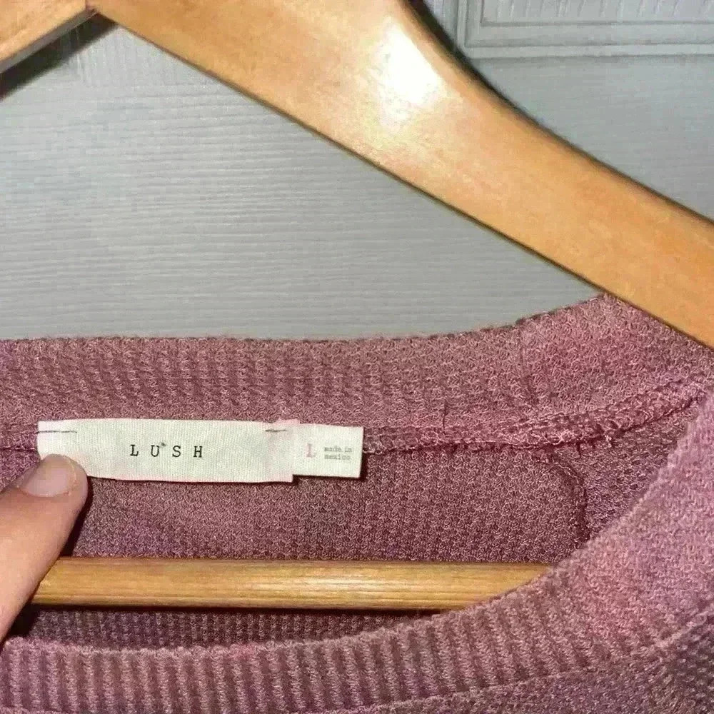 Lush Mauve Pink Rouched Long Sleeve Top, size Large - Picture 3 of 3